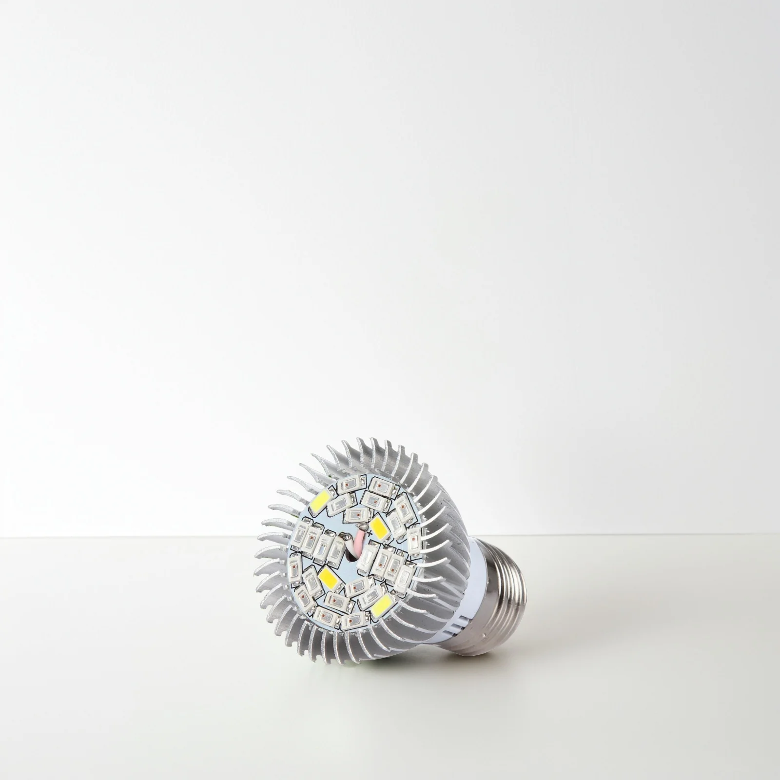 LED-Pflanzenwachstumslampe, volles Spektrum, 50.000 Stunden, niedrige Wärme, energiesparend, für den Innenbereich, Wachstumslicht für blühende Sämlinge, E14