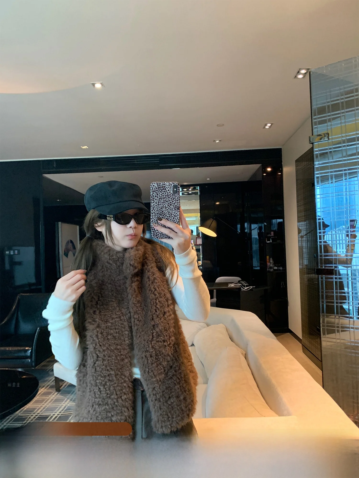 

Korean Sle Loose Women's Fur Vest Eco-friendly Cotton Candy Trap Fall New Arrival Outerwear by Zhang Fu Outerwear