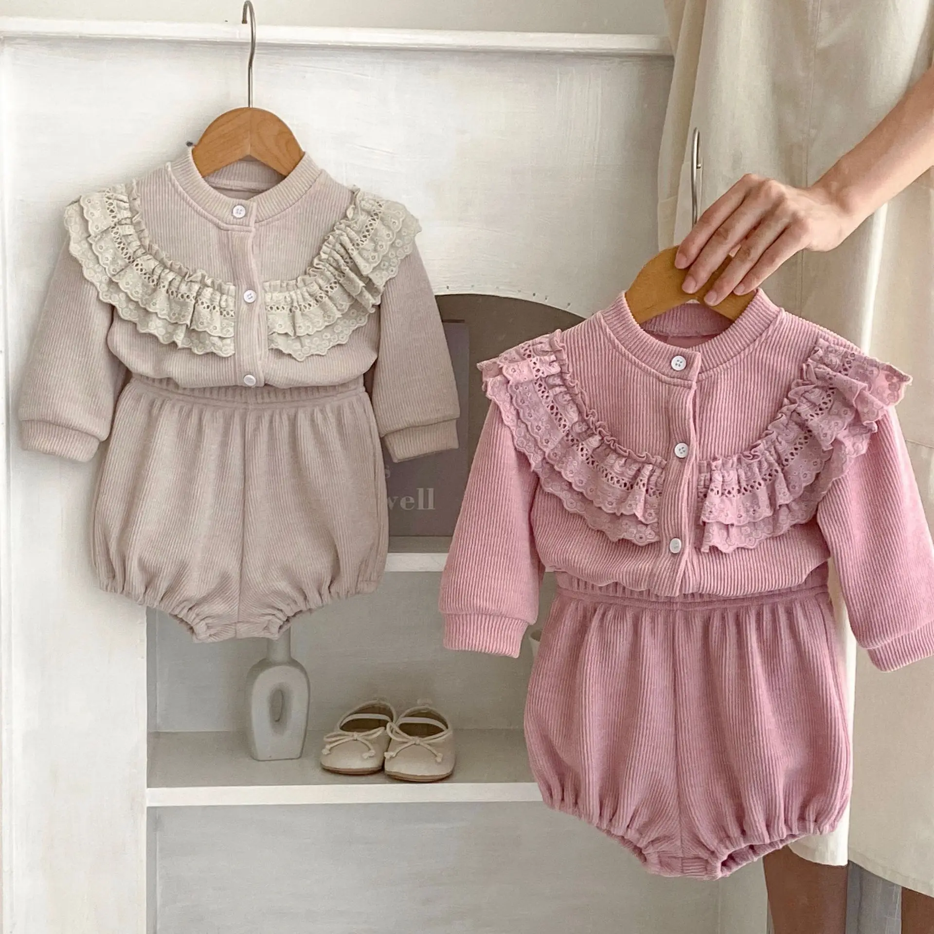 Ins 2024 Autumn Baby Girls 2PCS Clothes Set Cotton Lace Broder Long Sleeve Coat Pp Ribbed Pants Suit Toddler Girls Outfits