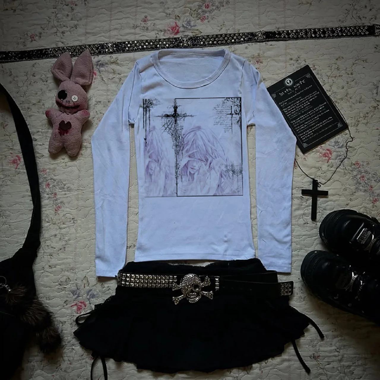 Grunge Alt Emo Damen Weißes Figurbetontes Langarm-Oberteil Hellviolett Gothic Anime Kreuz-Print Y2K Harajuku Slim T-Shirt