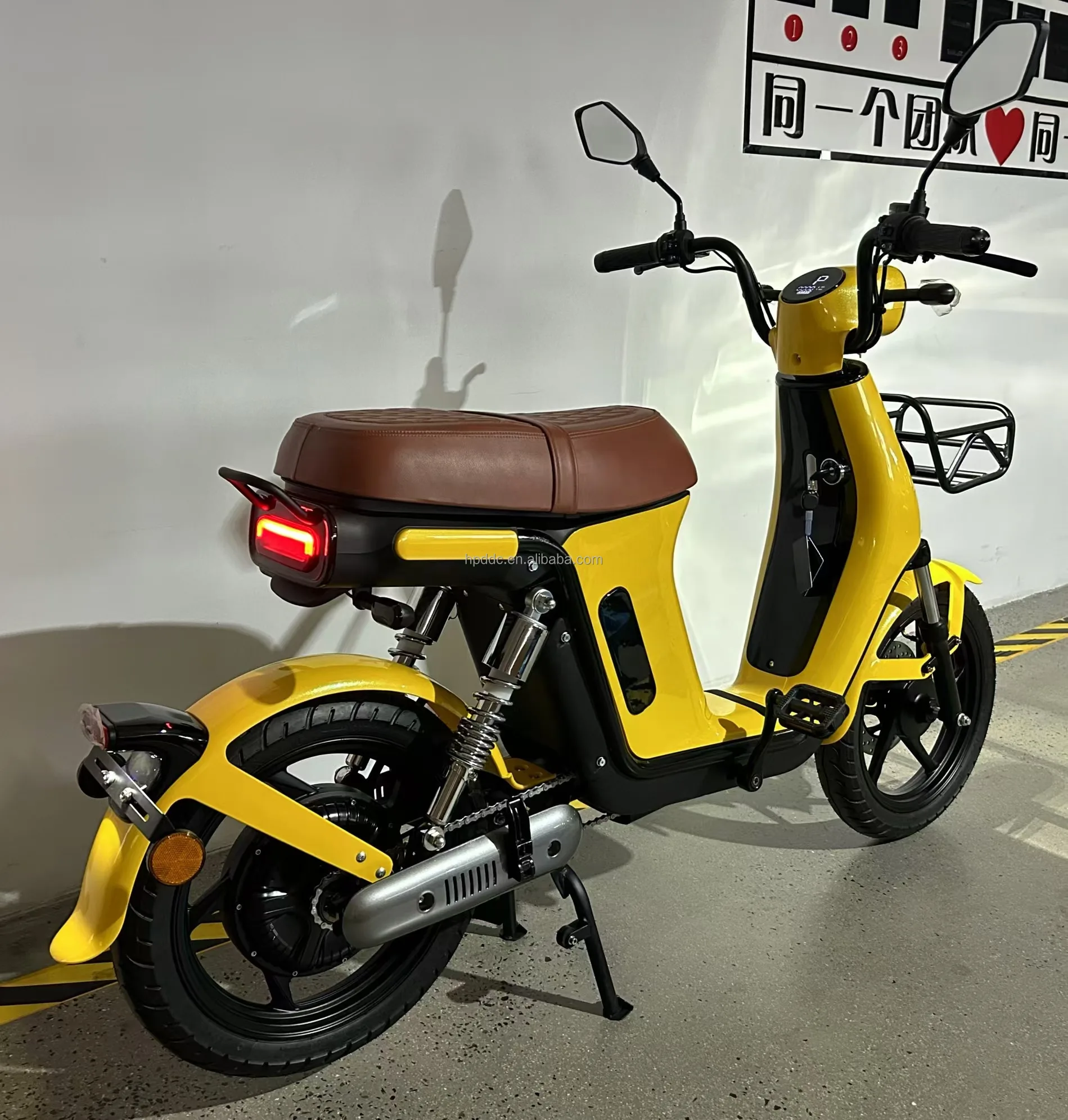 Electric Bike China Factory 350w Electric Motor Bike Scooters 18inch Tire Motorcycles EEC Certificate