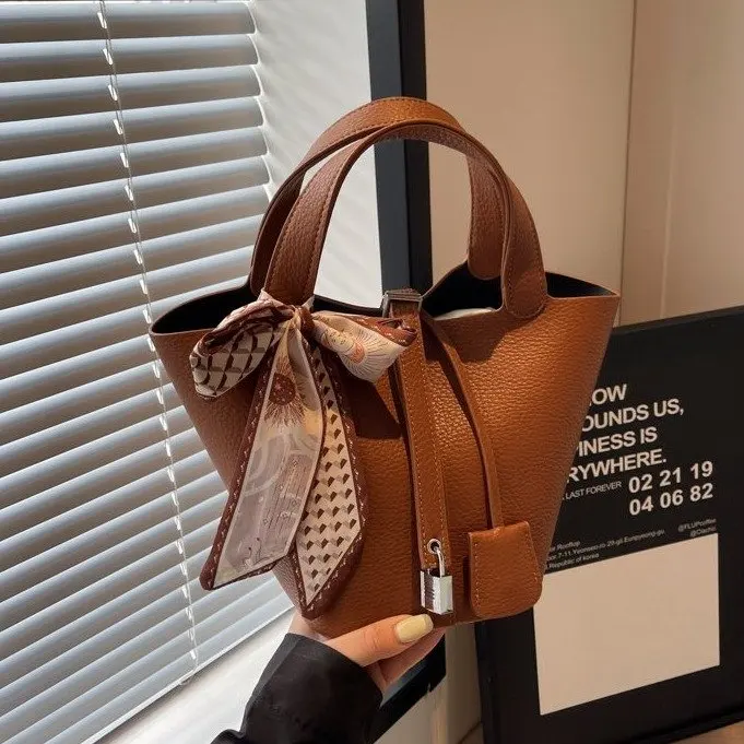 Litchi Grain Leather Women\'s Bucket Bag High Quality Soft Niche Handbag Mom\'s Bag Fashionable Design Elegant Touch