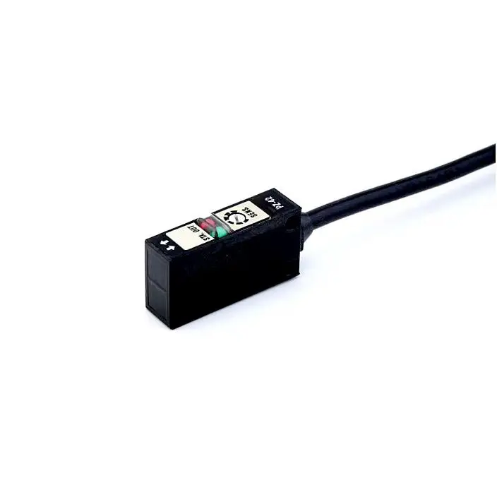 PZ-42 Built-in Amplifier Photoelectric Sensor to Detect a Diffusion-reflective Straight Line Witha Distance of 8cm PZ-41