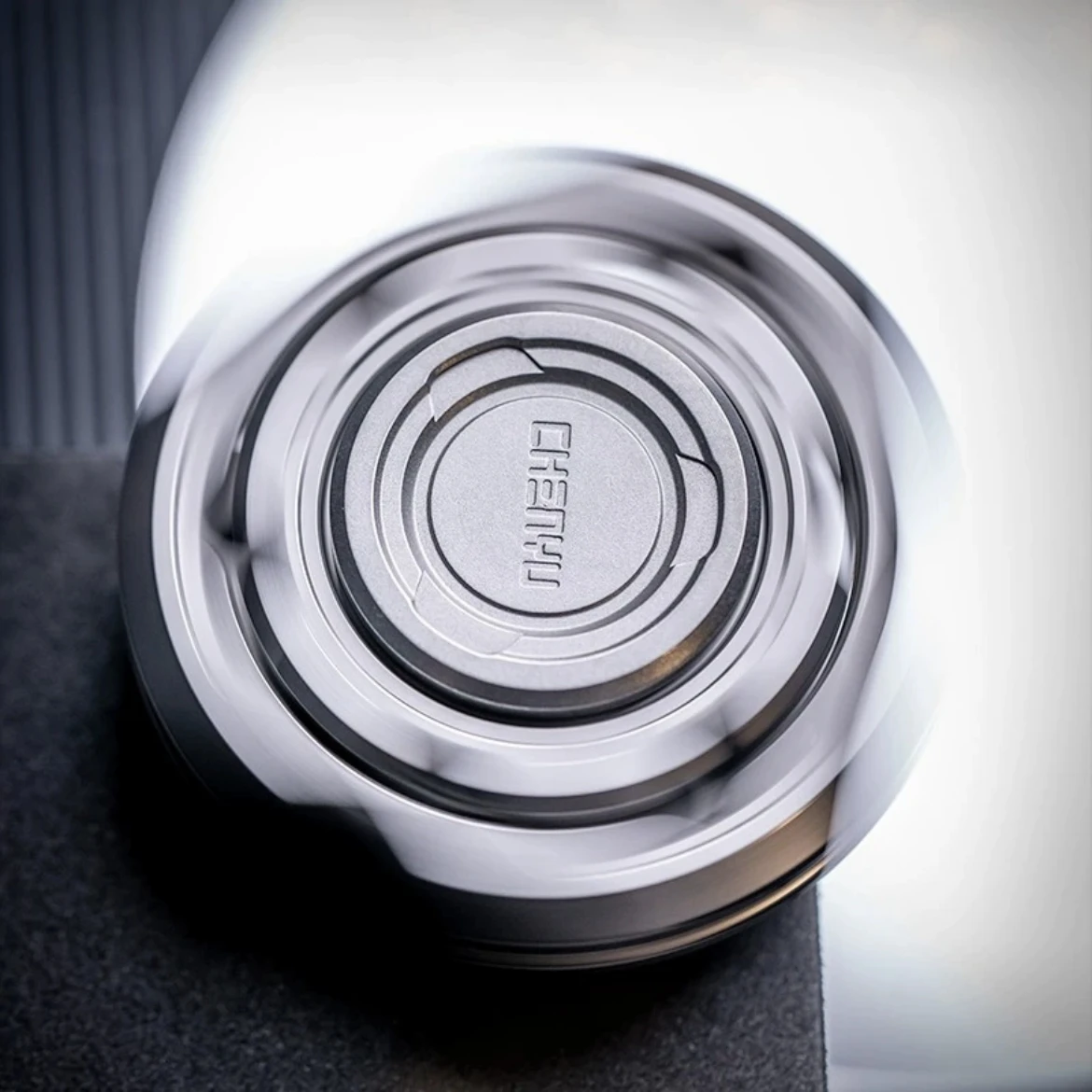 CNC อย่างแม่นยํา Fidget Slider Spinner EDC ของเล่น Dual Bearings Design Titanium Alloy Sensory ความเครียดบรรเทา ADHD Focus