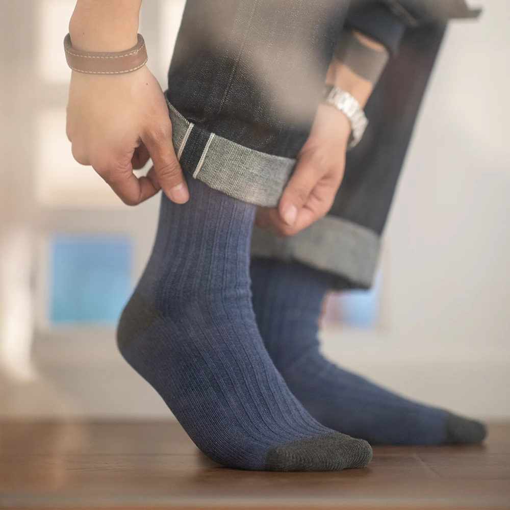 Maden الرجال تنفس 3 أزواج الجوارب عارضة المتناقضة اللون محبوك منتصف العجل الجوارب ثلاثة ألوان حفرة سميكة الدافئة خط طويل الجوارب