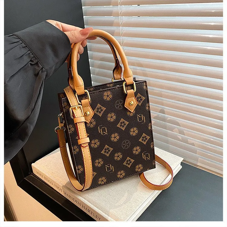 

2025 винтажная большая сумка с принтом, ретро-кошелек на плечо для женщин, классическая сумка через плечо, вневременная сумка «день-ночь», элегантная сумка на слинге