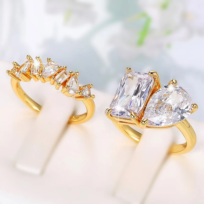 Huitan Hot Trend Pear Square Cubic Zirconia Crystal Rings for Women 2Pcs Set Gold Color Wedding Engage Accessories 2023 Jewelry