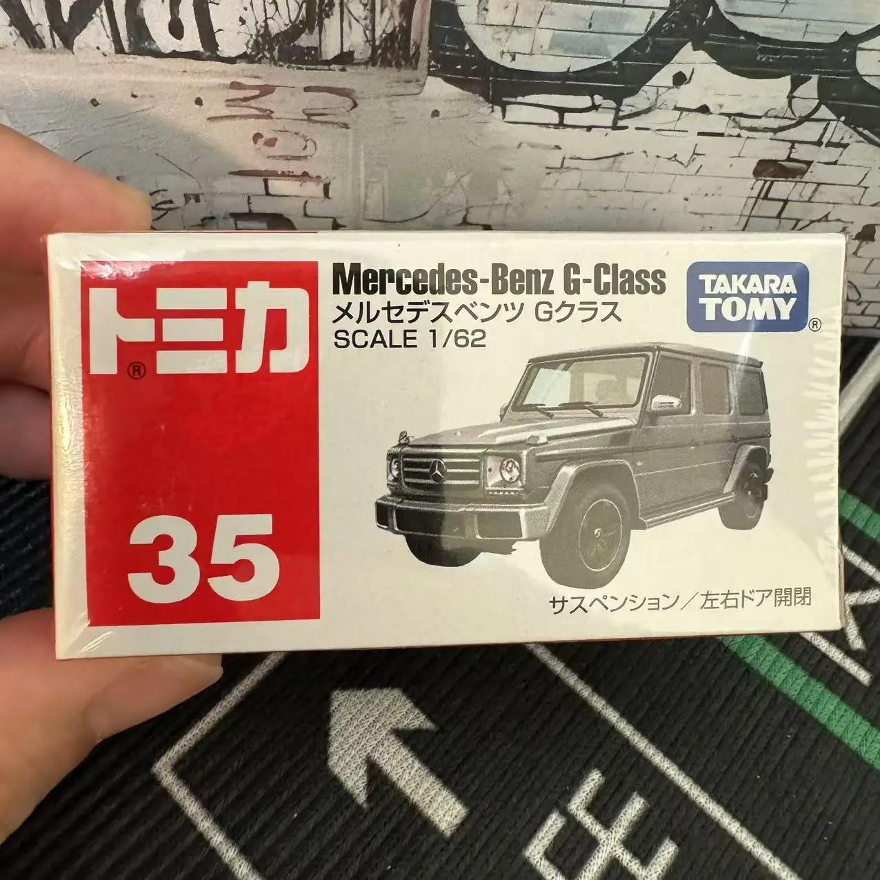 

Takara Tomy Tomica No. 35 Mercedes-Benz G-Class литье статический сплав автомобиль автомобиль литой под давлением металлический режим коллекция дисплей игрушка в подарок