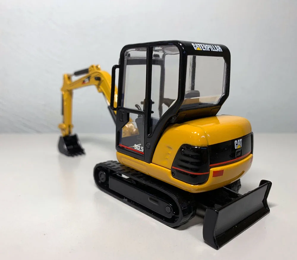 NEW 1/32 CAT 302.5 Mini Hydraulic Excavator 55085 Diecast Model Toys For Collection