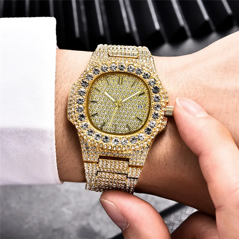 Men Hip Hop Full Diamond Luxury Brand Watches Fashion Alloy Band Golden Date Quartz Vintage Watch Montres de Marque de Luxe 2024