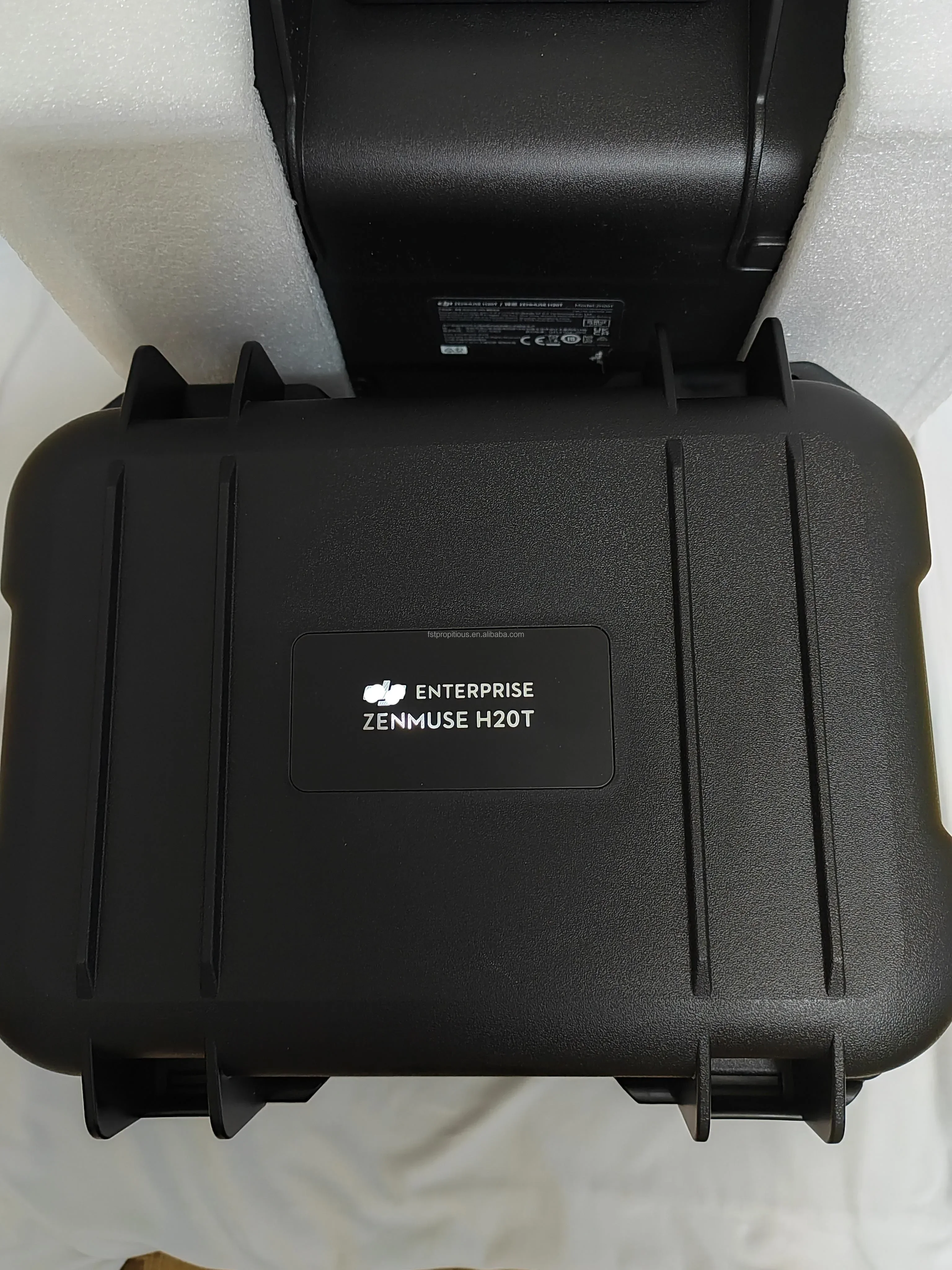 Zenmuse H20T pode ser emparelhado com m350/m300 para atingir funções, como imagem térmica e rangin