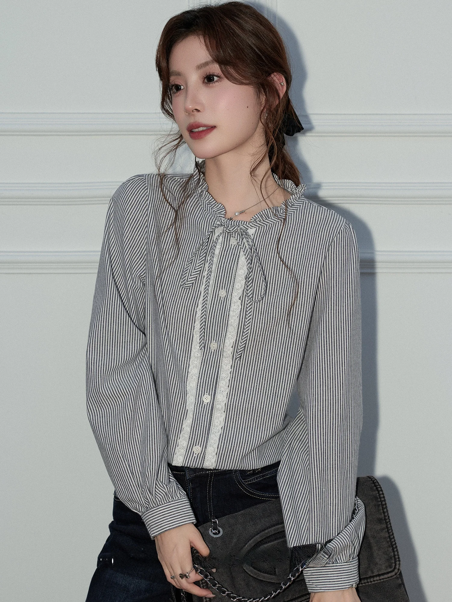 

Slimming Korean Sle Lace Patchwork Striped irt Women's Early Spring New Collar Loose Long Sve Top by MiiXiaoKe