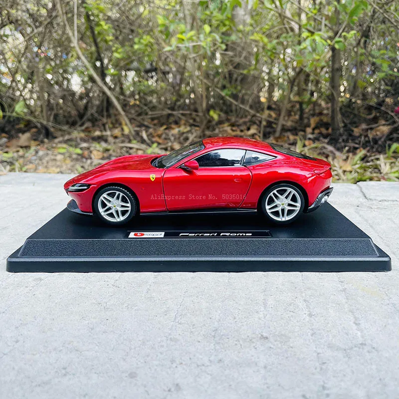 Bburago 1:24 Ferrari Roma Red Car Model Die-casting Metal Model Children Toy Boyfriend Gift Simulated Alloy Car Collection