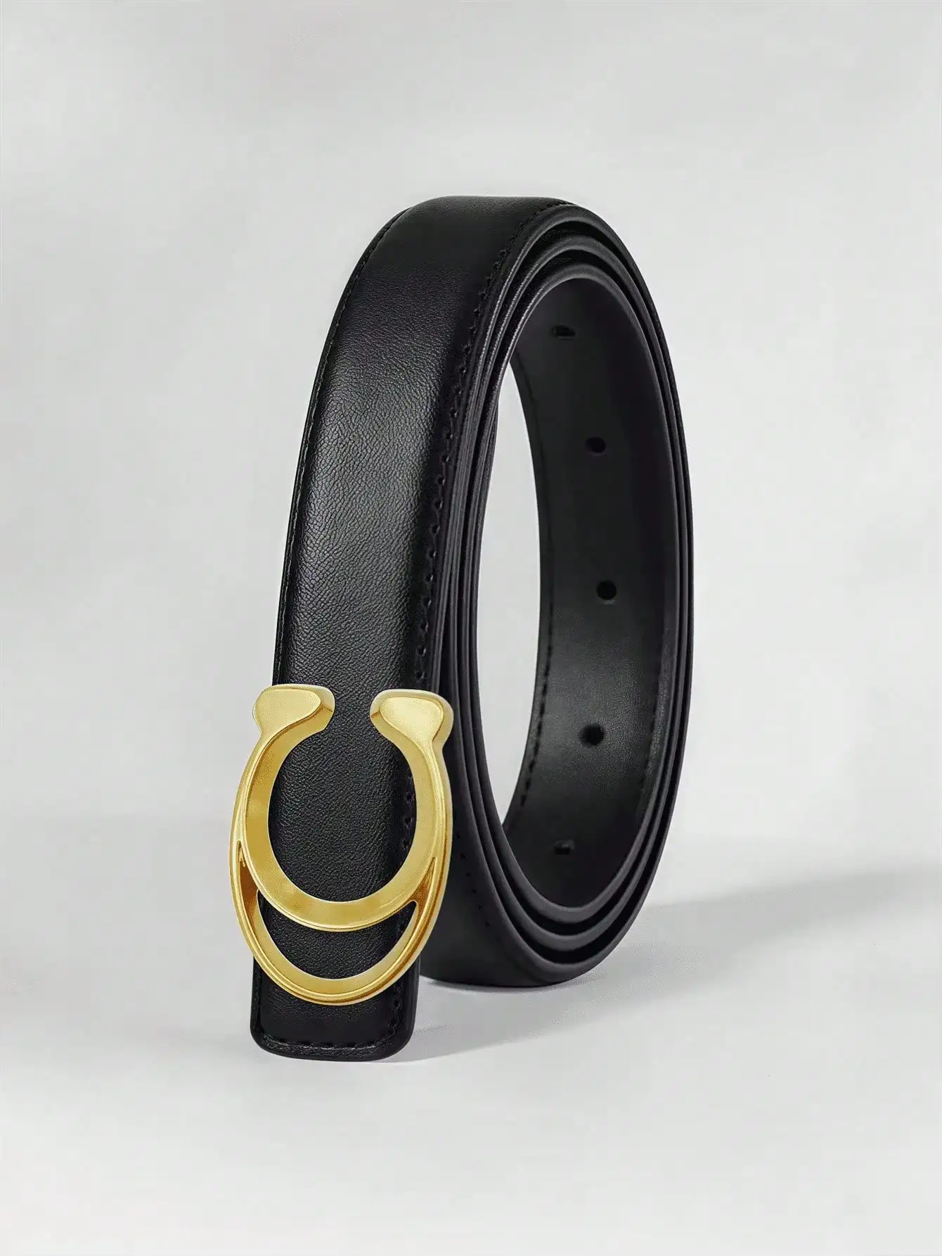 1 Piece of Stylish Women's Belt, Featuring a Gold 'C' Letter Buckle. This Fashionable and Versatile Belt Pairs Perfectly with Bo