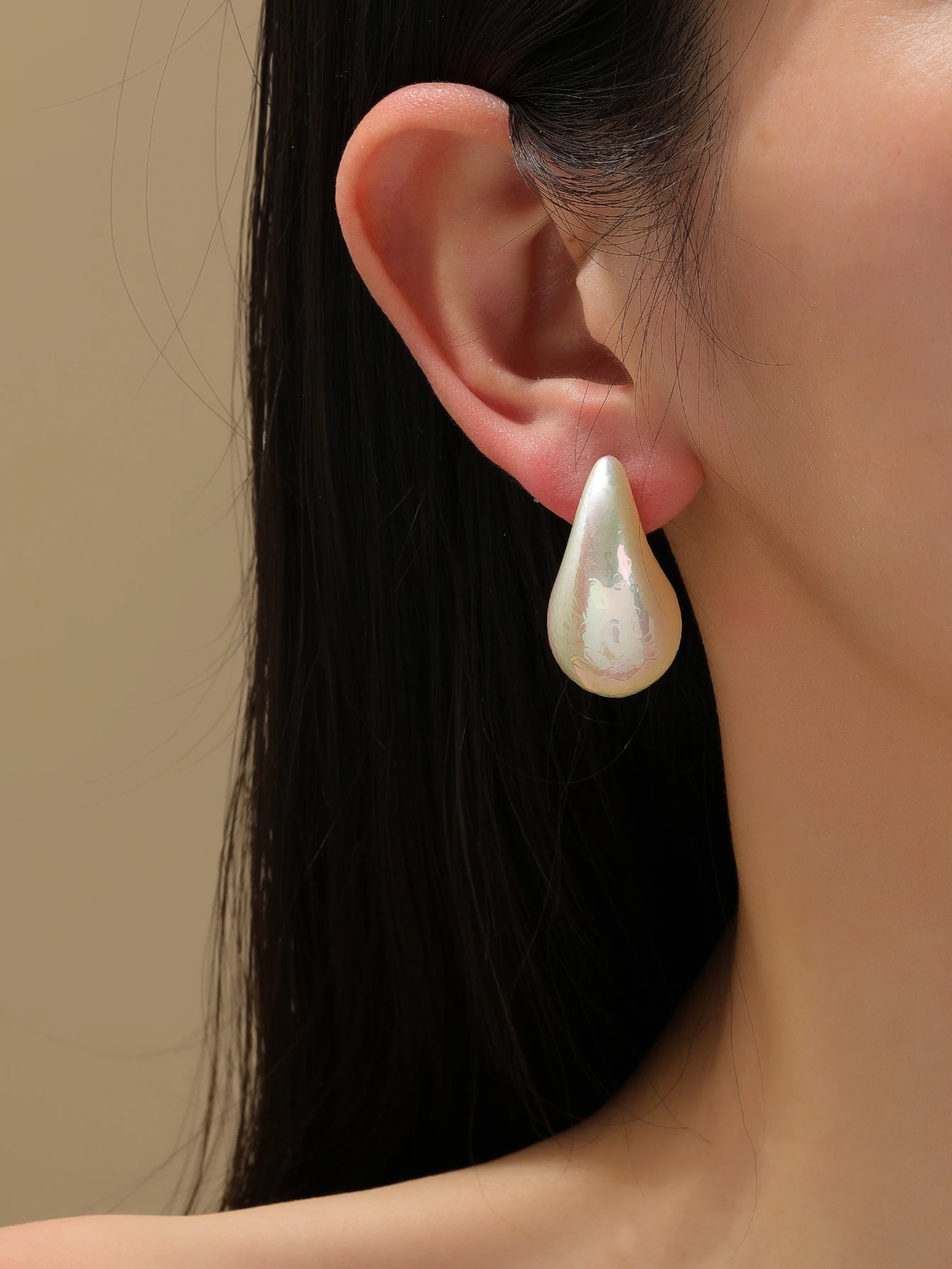 2024 New Board Style White Thick Water Drop Earrings for Women Personalized Glossy Water Drop Earrings Jewelry Gifts