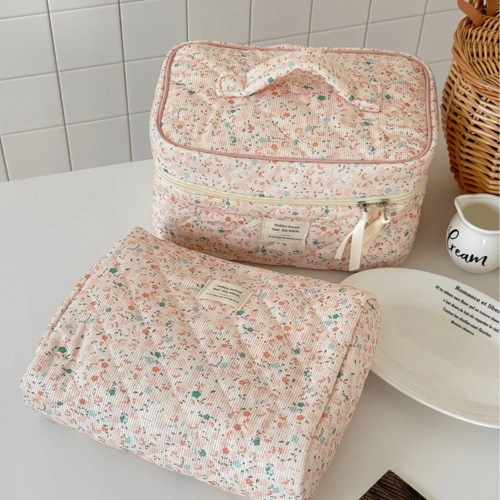 Luxus Frauen Große Kapazität Kosmetik Tasche Reise Veranstalter Make-Up Lagerung Beutel Für Lippenstift Damen Vintage Blume Quilten Tasche – Detail 7