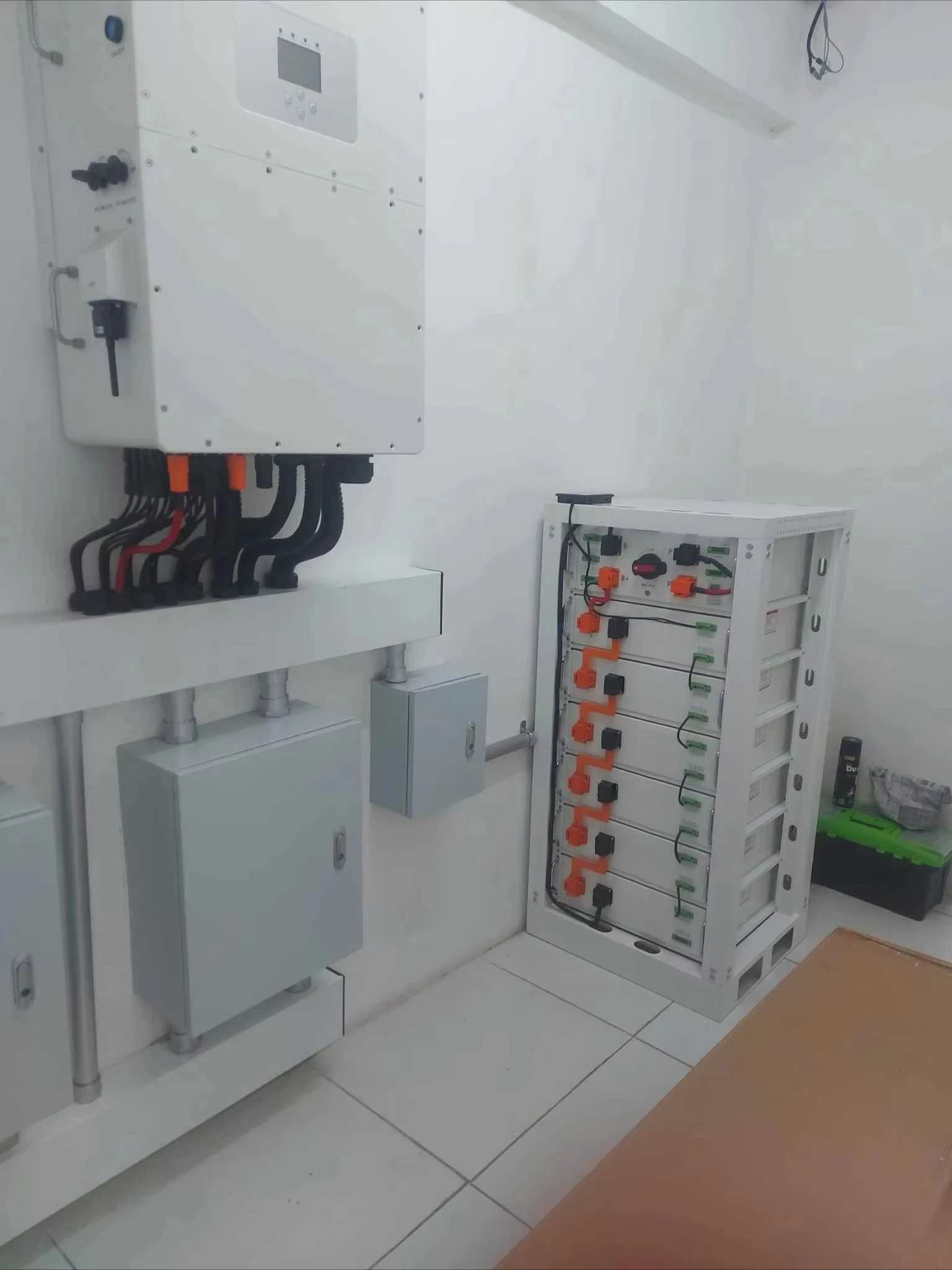 All-in-One 50kW Off-Grid Solar System Deye Hybrid Inverter with 100kWh Battery Full Accessories