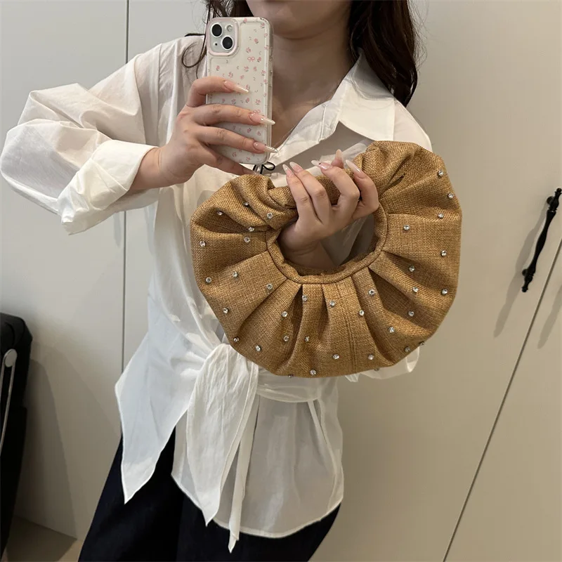 

Commuting Bag Premium Linen Pleated Diamond Inlaid Handbag with Simple Style and Versatile Cloud Bag