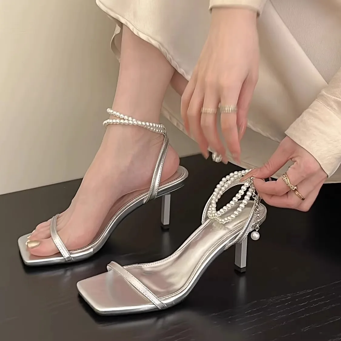 Sandales à Perles et Talons Hauts de Style Rétro pour Femme, Chaussures Authentiques à Lanière Carrée, Stiletto de Printemps, Nouvelle Collection Été 2024