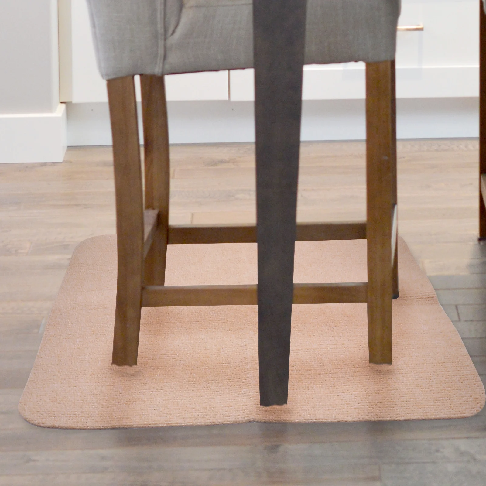 

1 шт. коврик из ПВХ для пола, самоклеящаяся мебельная подушка, нескользящий ковер верблюжьего цвета, практичная и удобная подушка для земли