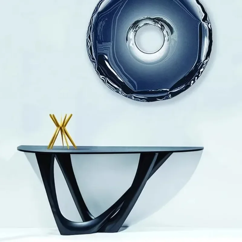 Table d'entrée de couloir contre le mur, table décorative irrégulière