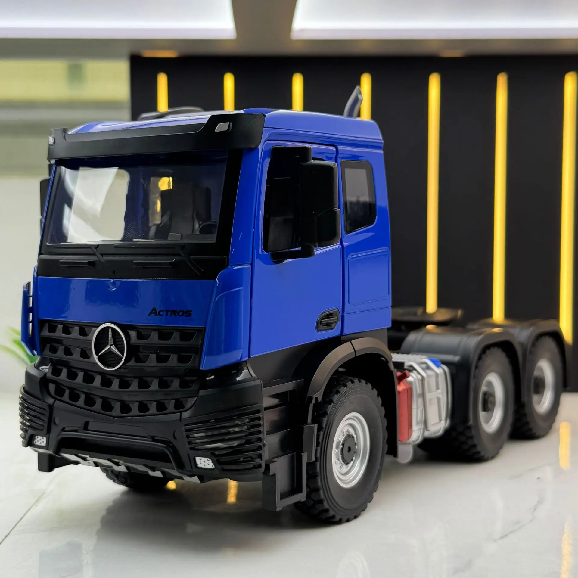 1:24 Big Ben Atania semi-trailer head sound and light toy car inertia model