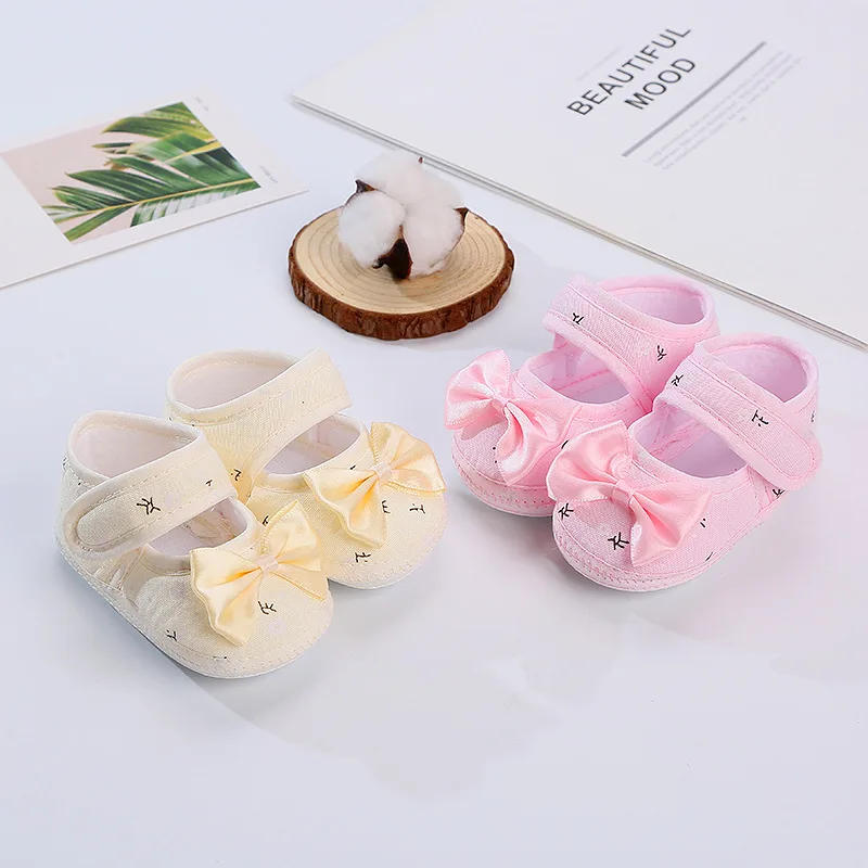 

Baby Girl Shoes Walking Single Shoes Spring Autumn Style Anti Slip Bow Square Mouth Baby Cotton Shoes Newborn Baby Girl