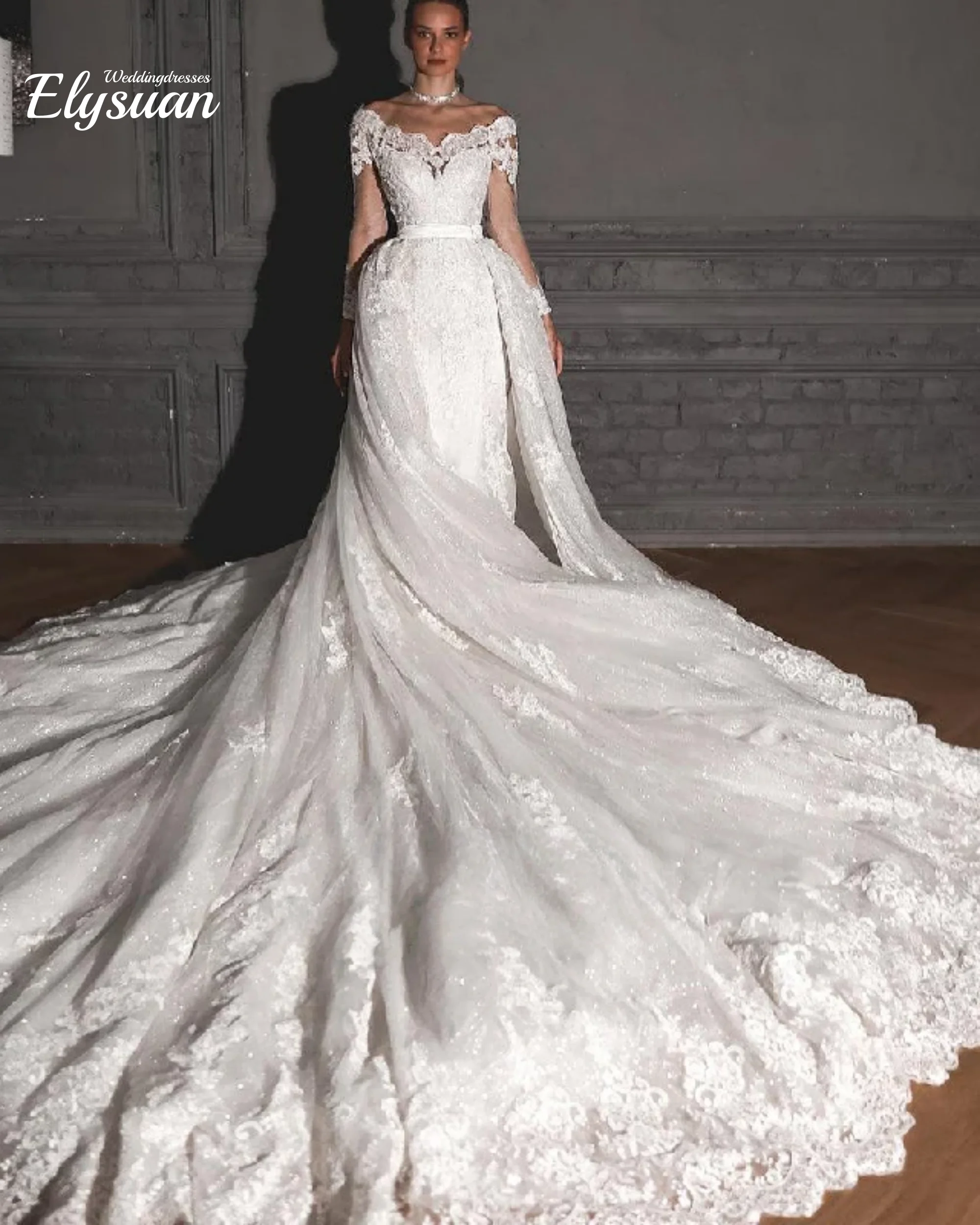 Customized Customized Boat Neck Mermaid Lace Wedding Dresses Beaded Appliques Long Sleeves Bridal Gowns with Detachable Train