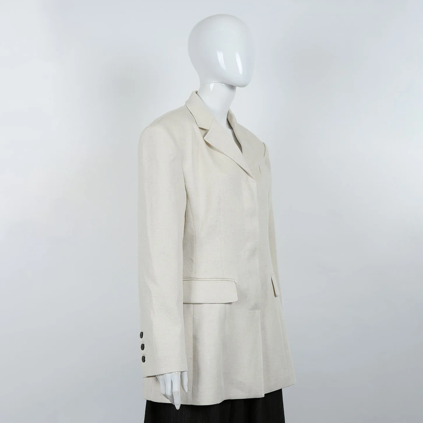 سترة نسائية واحدة الصدر لعام 2025 مصنوعة من البوليستر الفاخر للتنقل في الخريف والشتاء ملابس الشارع للمكتب إلى العشاء