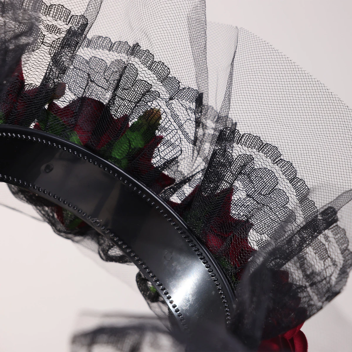 バロック様式の手作り赤い花ヘッドバンド女性のためのレースのヘアバンドハロウィンパーティーヘアアクセサリー