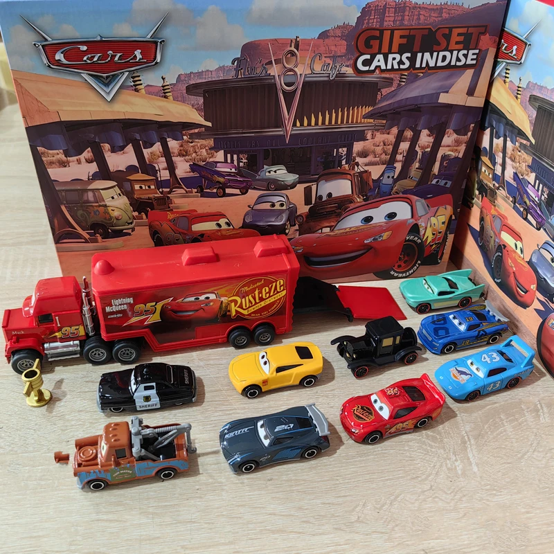 Pudełko Prezentowe Disney Pixar Auta 2026 Metalowy Model Auta z Odlewu Lightning McQueen Zabawka Ciocia Jackson Ciężarówka Chłopiec Urodziny Zabawki Prezenty Świąteczne