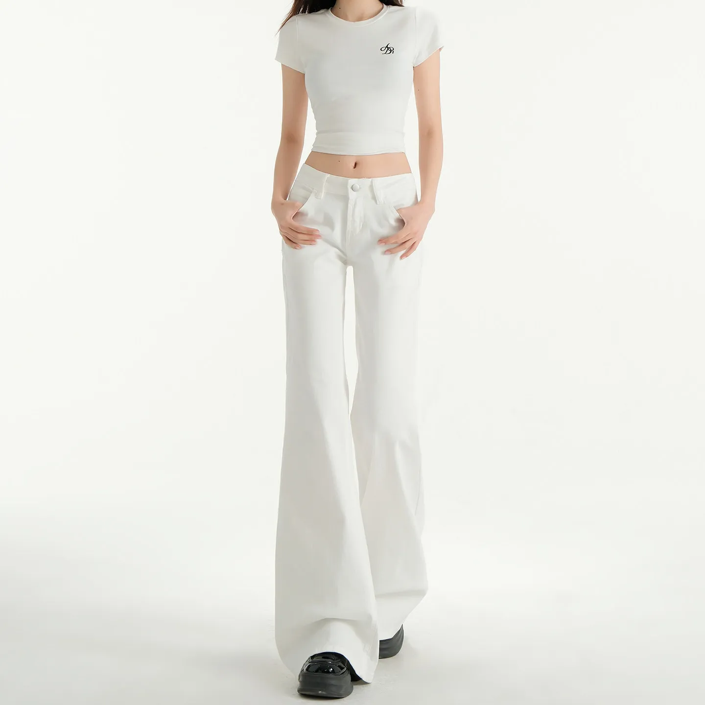 High Waist Bell Bottom Jeans Women's Loose Fit Slimming Versatile White Denim High Waist Flared Pants Autumn 2026 New Style