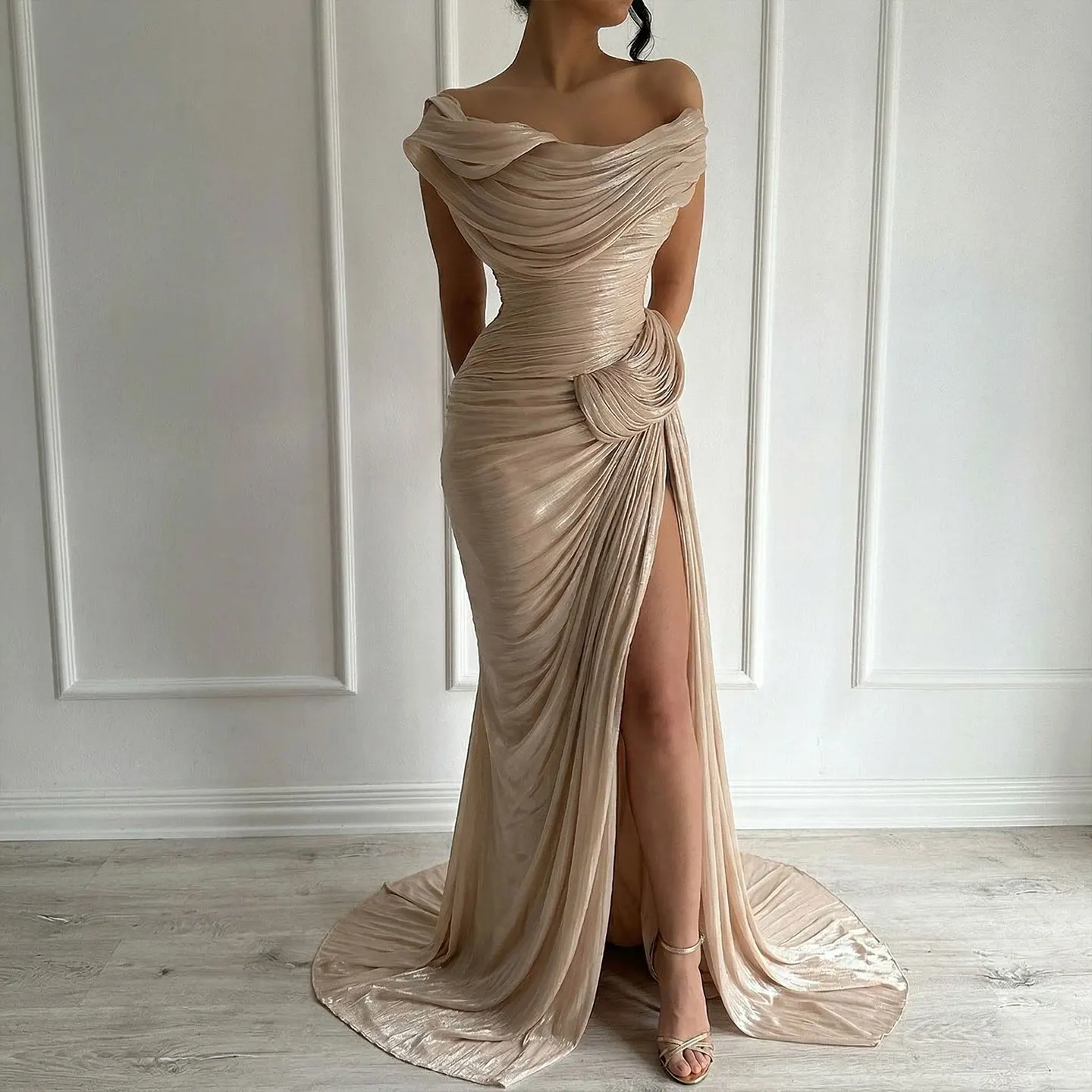 Remote Moon Elegantes Schulterfreies Abendkleid mit Hohem Seitenschlitz und Raffungen im Meerjungfrauenstil für Saudi-Arabische Frauen Maßgeschneidertes Ballkleid MN015