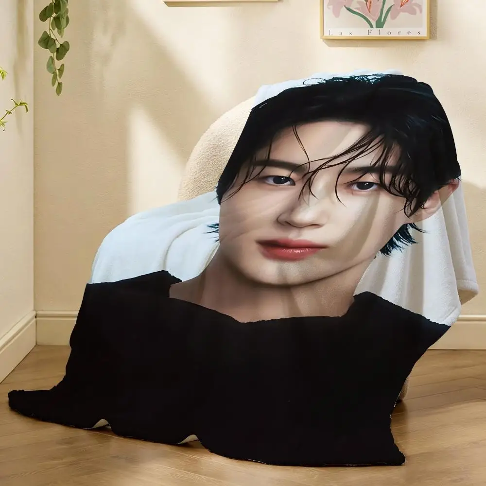 B-Byeon W-Woo-seok Korea Throw Soft Flannel Throw Blanket, Lightweight Breathable Summer Nap Blanket For Home Travel Cozy Decor