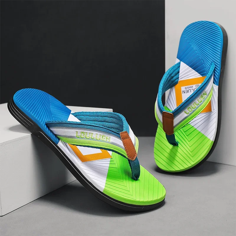 

2024 Summer New Fashion Flip flops for Men Outdoor Comfortable Mens Beach Slides Non-slip Bathroom Slippers Men Claquette Homme