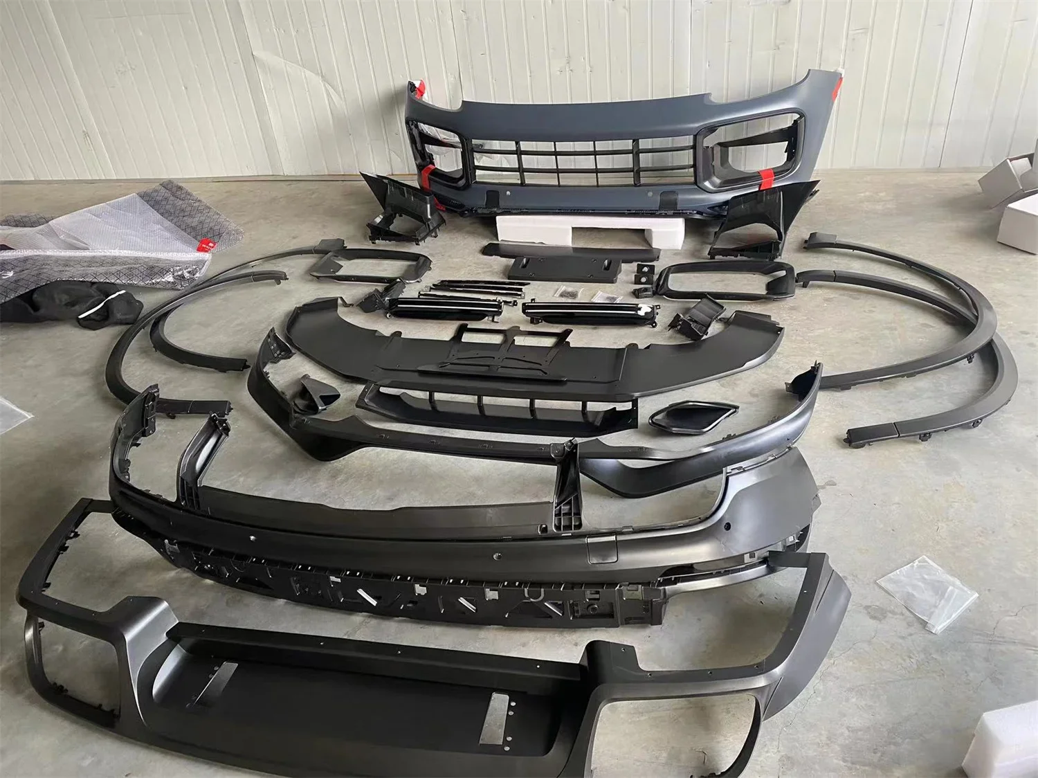 

Car Front Bumper surround Body kit for Porsche Cayenne 9y0 2020 upgraded GTS Radiator grille Wheel eyebrow