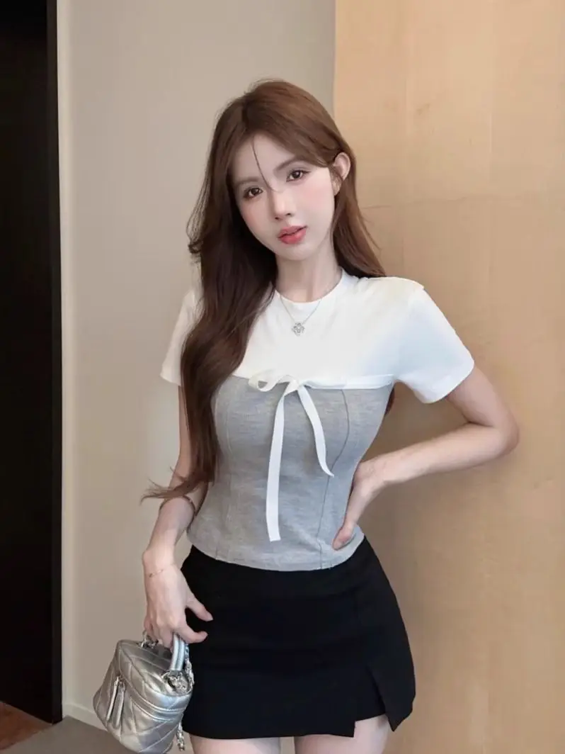 컬러 블록 스플라이싱 밀착형 탑이 있는 여성용 여름 디자인 라운드 넥 반소매 티셔츠