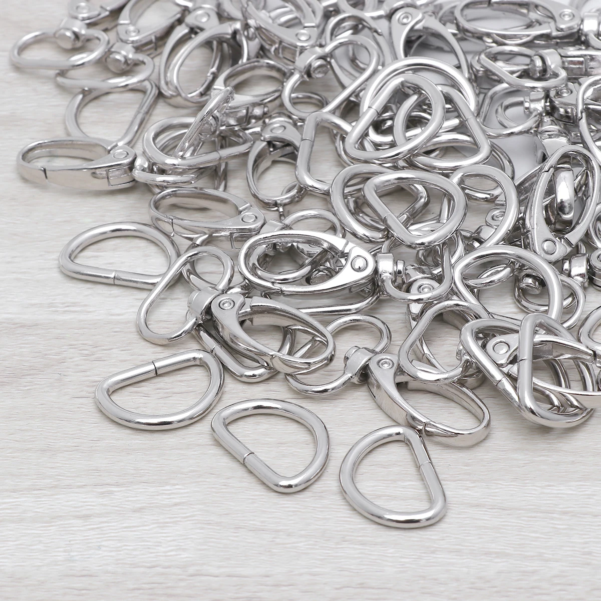 

30pcs Swivel Snap Hooks With D 360 Degree Functionality For Keychains Decorations And Crafting Projects