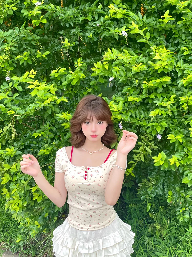 

Floral Print ter Ne ort Sve T-irt Women's Summer Design Pure Desire Sweet Sle Fake Two-Piece Top with Chest Pad