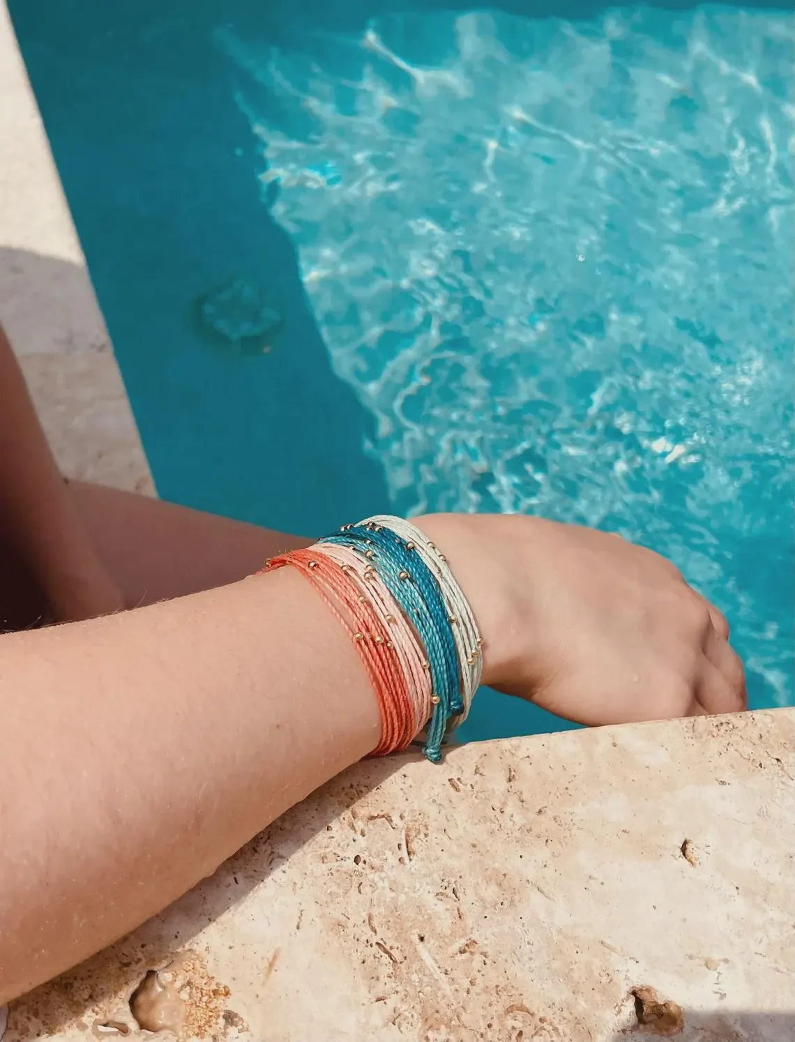 Vlen wasserdichtes geflochtenes Armband mit gewachster Kordel, mehrsträngig, verstellbares Handband, Surf-Strand-Boho-Schmuck für Frauen, Geschenk, umweltfreundlich – Detail 3