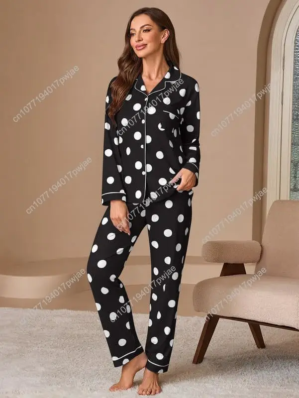 ชุดนอนผู้หญิงแบบ 2 ชิ้น ชุดลำลองแขนยาวติดกระดุม ลายจุดน่ารัก ชุดนอนเนื้อนุ่ม มีกระเป๋าหน้าอก