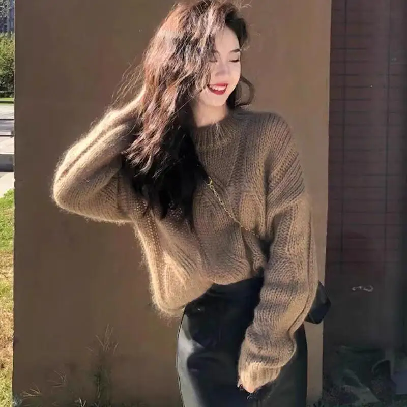 Fashion Hot Style Thick Thread Round Neck Fried Dough Twists Sweater for Women in Autumn and Winter Outfit Releases Tops