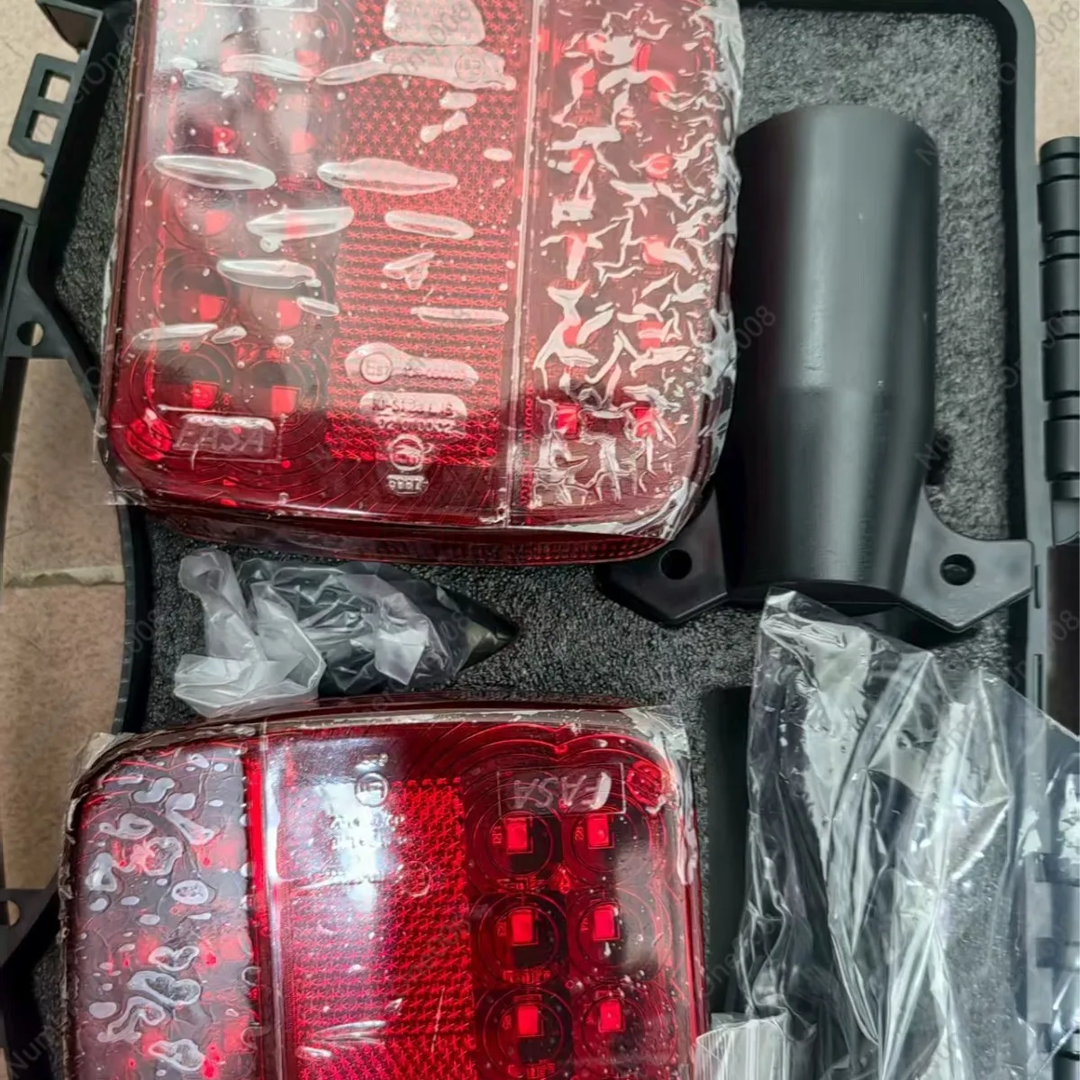 

Комплект беспроводных светодиодных задних фонарей с магнитным креплением, водонепроницаемость 12-24 В для грузовика, прицепа, фургона