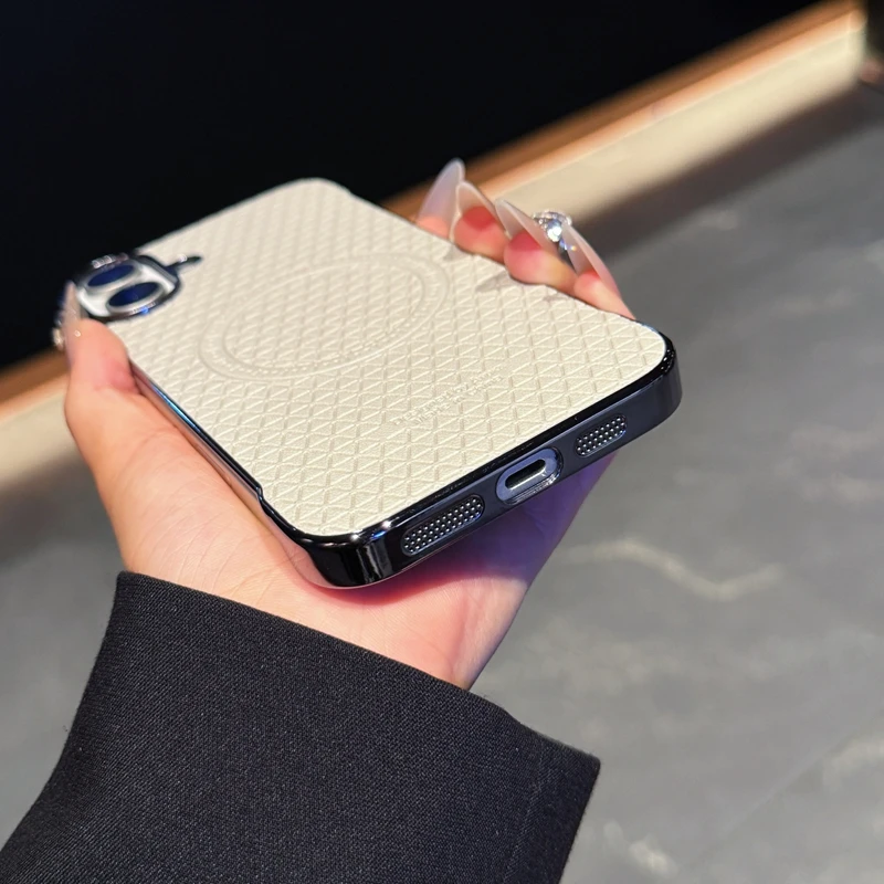 HOCE رقيقة جدا فرملس مطلي المغناطيسي جراب هاتف آيفون 16 15 14 برو ماكس 16 زائد شحن لاسلكي بولي أغطية أغطية جلد