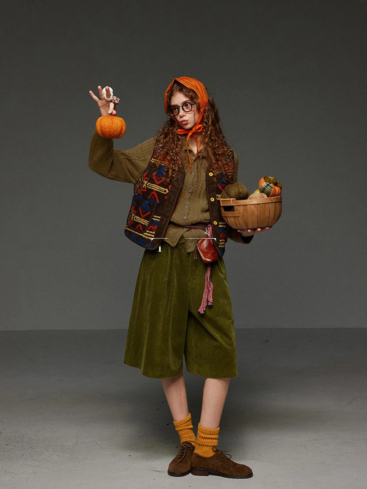 

TNIT Retro V-Ne Embroidered Lamb Fur Vest Women's Thiened Autumn Top Layering Versatile Workwear Sle Single Button Closure