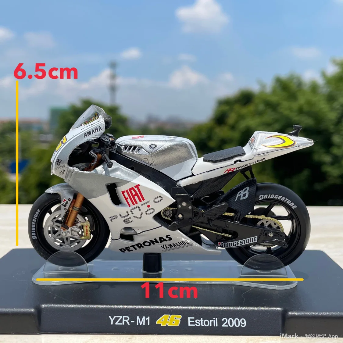 1:18 Scale Diecast Alloy YZR-M1 46 Estoril 2009 Motorcycle Toys Cars Model Classic Adult Collection Souvenir Gift Static Display