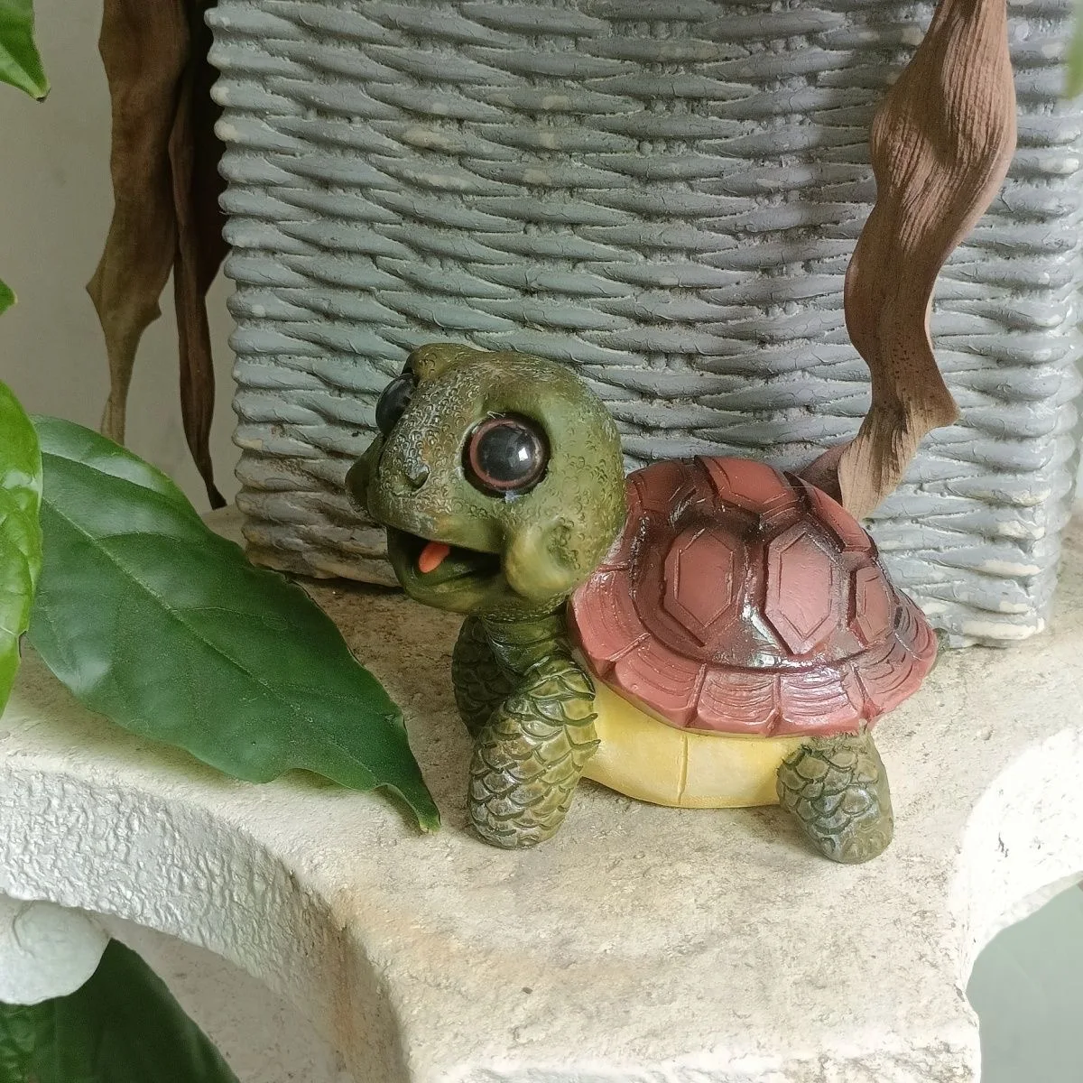 Tortoise Statue Outdoor Garden Crawling Turtle Sculpture Resin Figurine Decor for Balcony Yard Lawn Fish Tank Aquarium Ornament