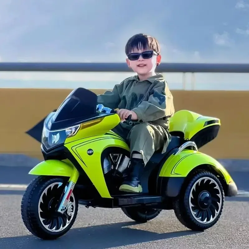 新型子供用電動バイク 3歳～12歳向け 耐荷重50kg ダブルキッズ三輪車