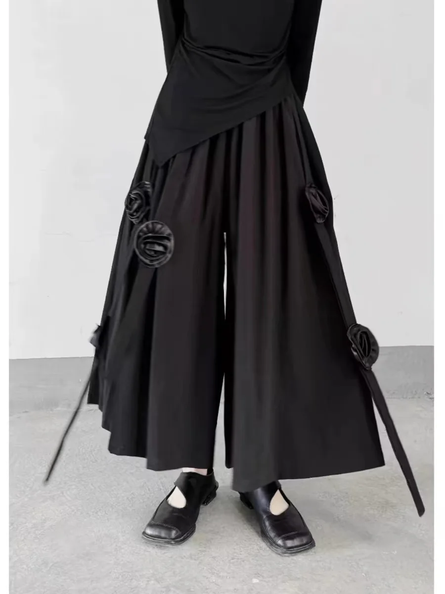 Schlankmachende Hose mit weitem Bein und Webgürtel, neun Punkte, 3D-Blumendesign, lässige Rockhose, Damen-Midirock mit hoher Taille
