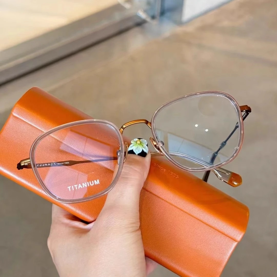 

Light Retro Eyeglass Frames for Men and Women Pure Titanium Large Frames for Nearsightedness Optical Eyeglasses Myopia Eyewear